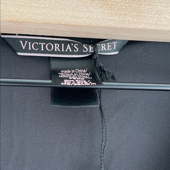 Victoria's Secret Black Kimono - Picture 2 of 6